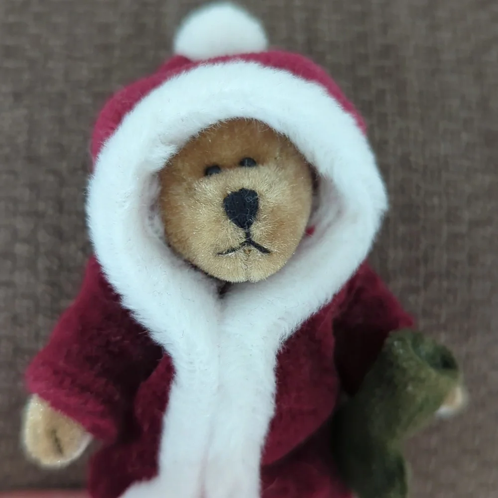 Boyds Bears T F Wuzzie Santa Bear